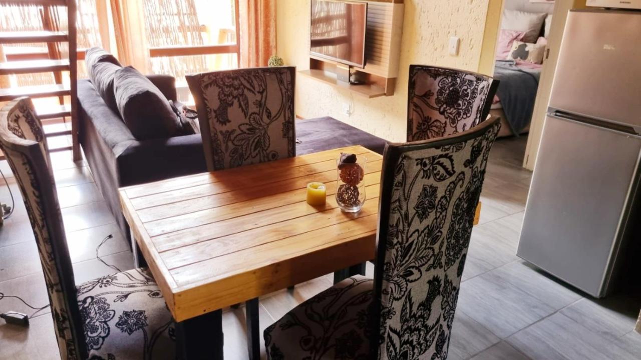 Merry Monte Casino Lodge House In Fourways แซนด์ตัน ภายนอก รูปภาพ